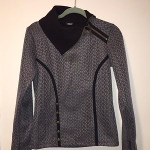 NILS pullover with zip adjustable collar size XS